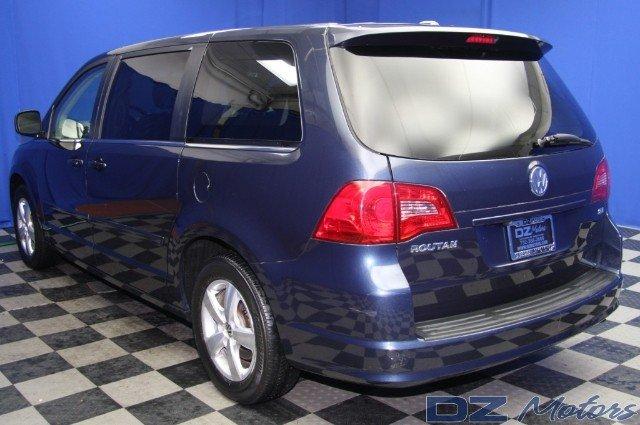 Volkswagen Routan 2009 photo 5