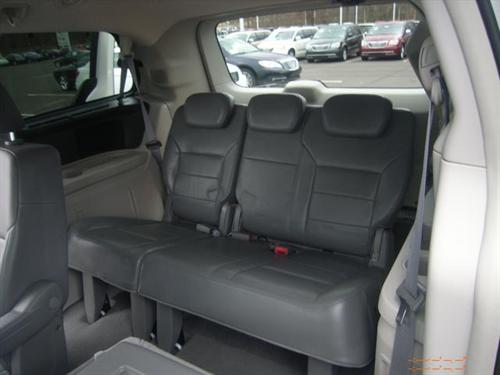Volkswagen Routan 2010 photo 1