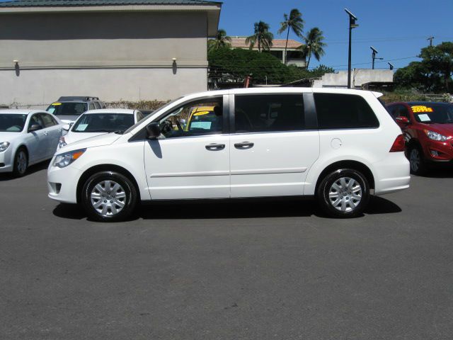 Volkswagen Routan 2010 photo 3