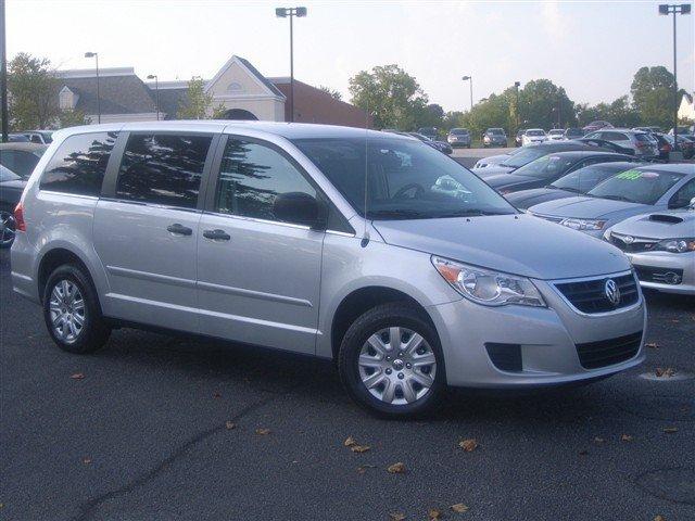 Volkswagen Routan XR MiniVan