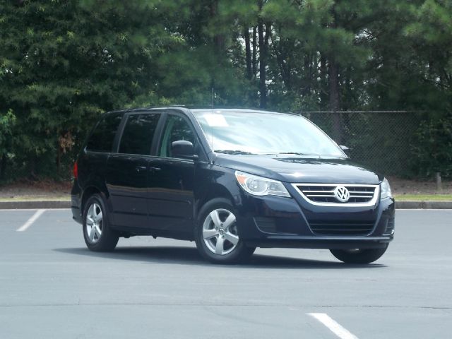 Volkswagen Routan 2010 photo 4