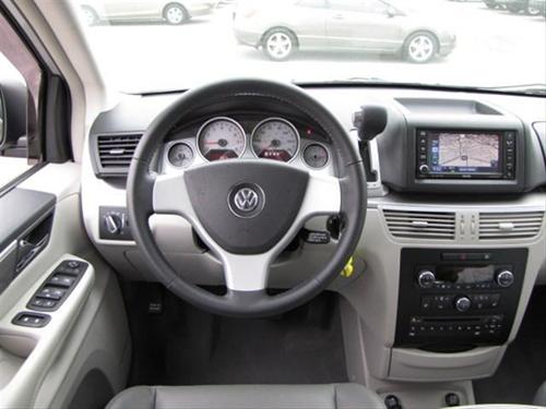 Volkswagen Routan 2010 photo 4