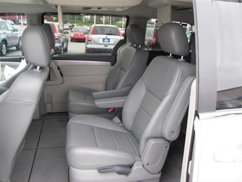 Volkswagen Routan 2010 photo 5