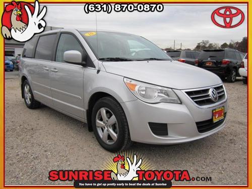 Volkswagen Routan 2010 photo 3