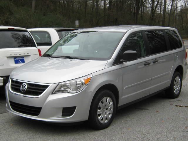 Volkswagen Routan 2010 photo 4