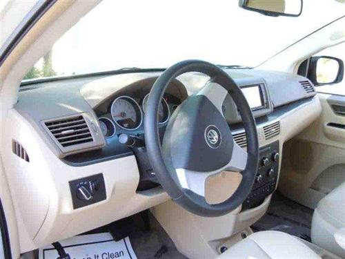 Volkswagen Routan 2010 photo 2