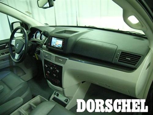 Volkswagen Routan 2010 photo 3