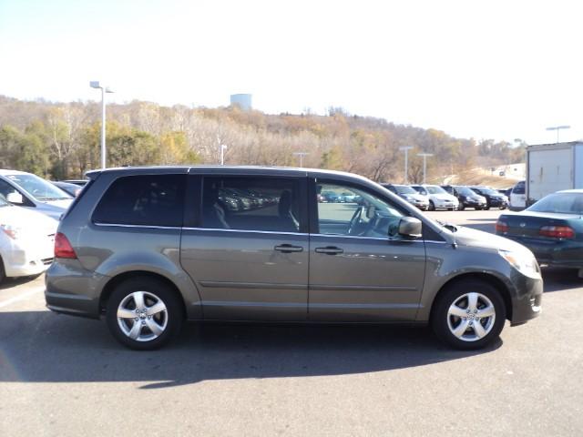 Volkswagen Routan 2010 photo 4