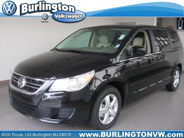 Volkswagen Routan Double 128 V6 MT (natl) MiniVan