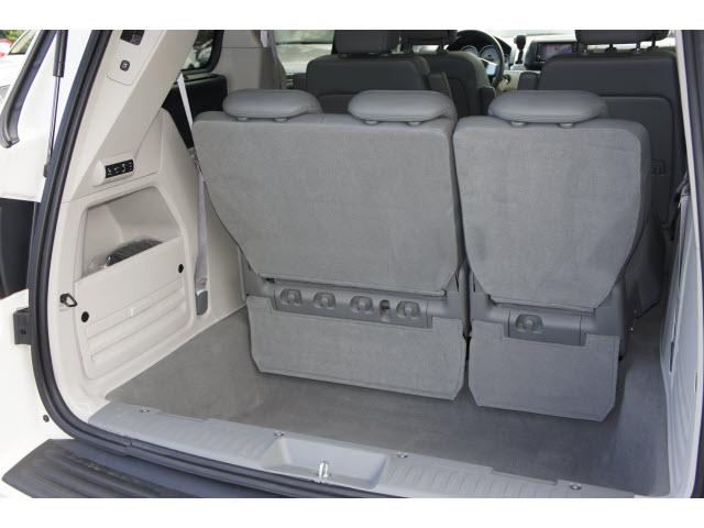 Volkswagen Routan 2010 photo 5