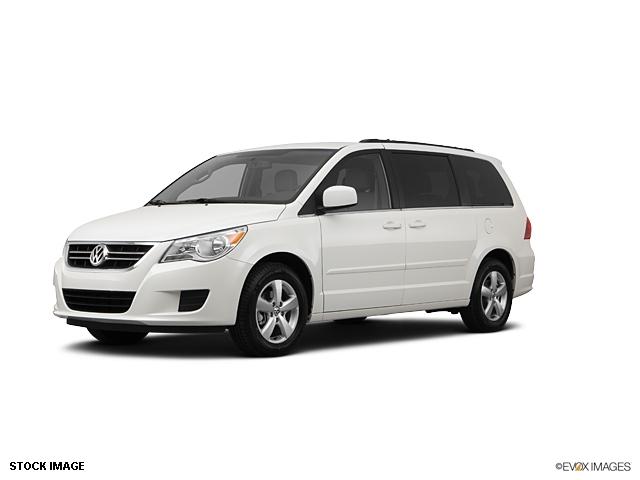 Volkswagen Routan SE MiniVan