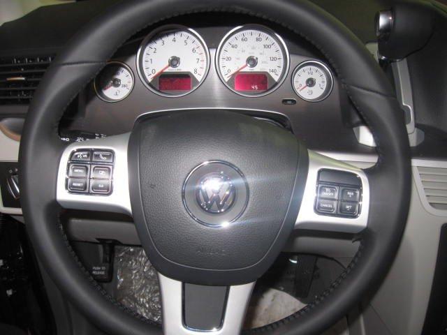 Volkswagen Routan 2011 photo 4