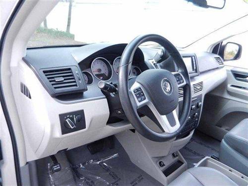 Volkswagen Routan 2011 photo 4