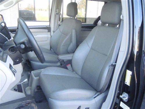 Volkswagen Routan 2011 photo 5