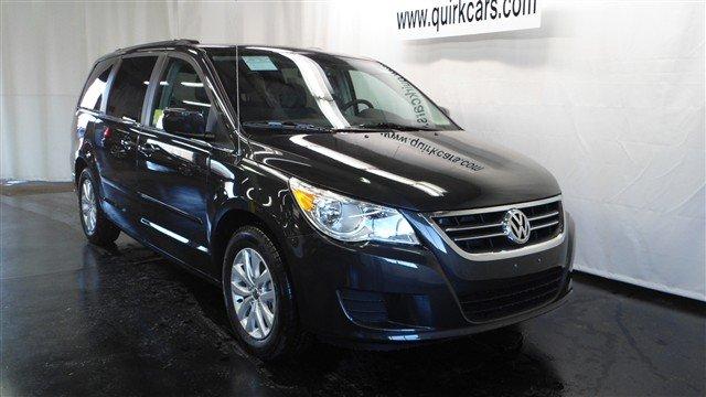 Volkswagen Routan SE MiniVan