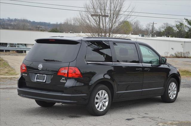 Volkswagen Routan 2012 photo 4