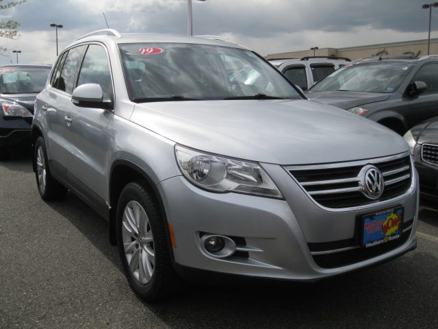 Volkswagen Tiguan 2009 photo 2