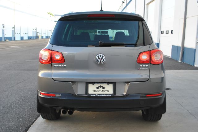 Volkswagen Tiguan 2009 photo 2