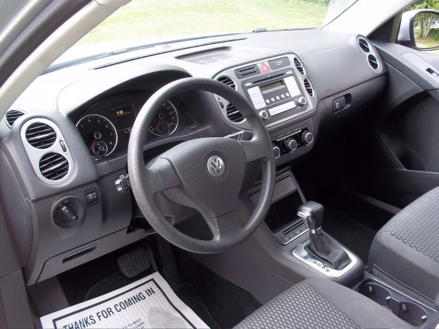 Volkswagen Tiguan 2010 photo 2