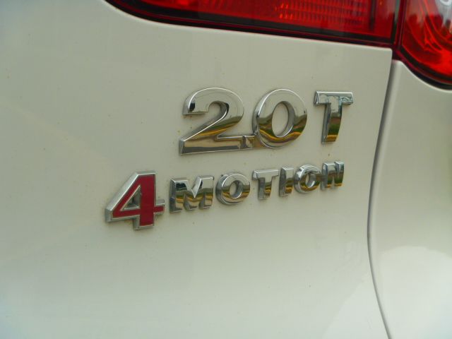 Volkswagen Tiguan 2010 photo 2