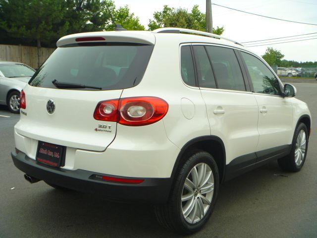 Volkswagen Tiguan 2010 photo 3