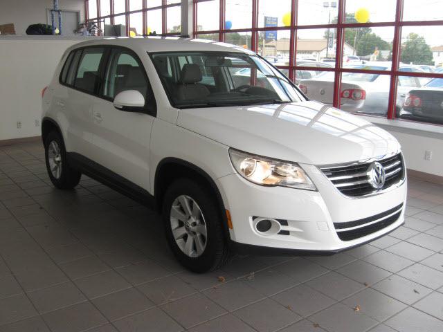 Volkswagen Tiguan 2010 photo 2