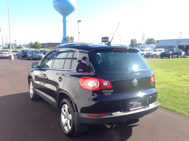Volkswagen Tiguan 2010 photo 2