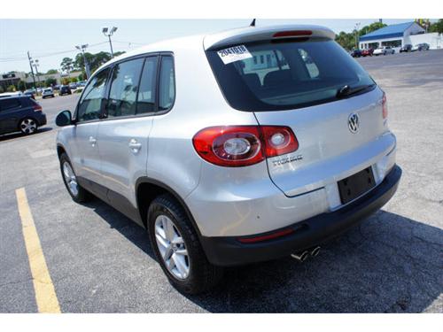 Volkswagen Tiguan 2011 photo 2