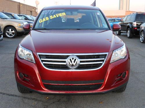Volkswagen Tiguan 2011 photo 2