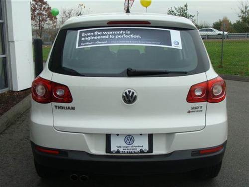 Volkswagen Tiguan 2011 photo 1