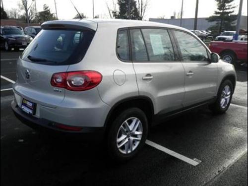 Volkswagen Tiguan 2011 photo 2