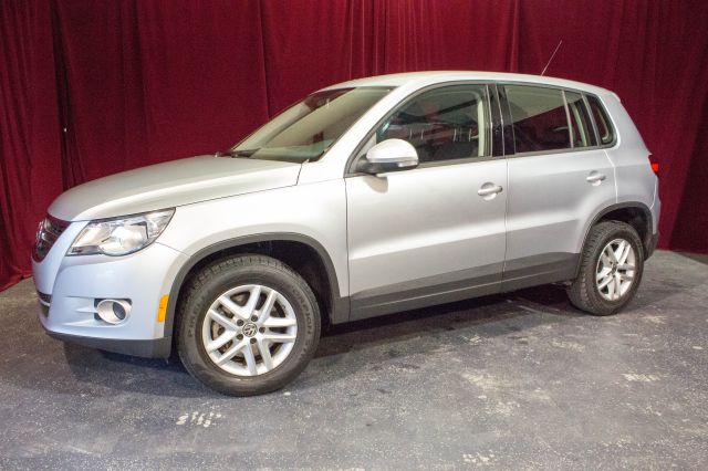 Volkswagen Tiguan 2011 photo 2