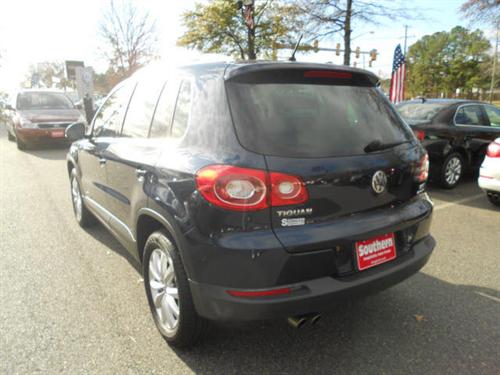 Volkswagen Tiguan 2011 photo 2