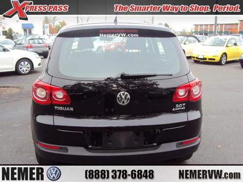 Volkswagen Tiguan 2011 photo 2