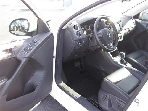 Volkswagen Tiguan 2011 photo 2