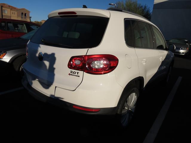 Volkswagen Tiguan 2011 photo 2