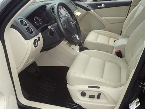 Volkswagen Tiguan 2011 photo 2