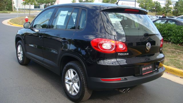 Volkswagen Tiguan XR SUV