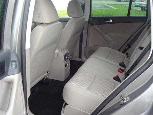 Volkswagen Tiguan 2011 photo 3