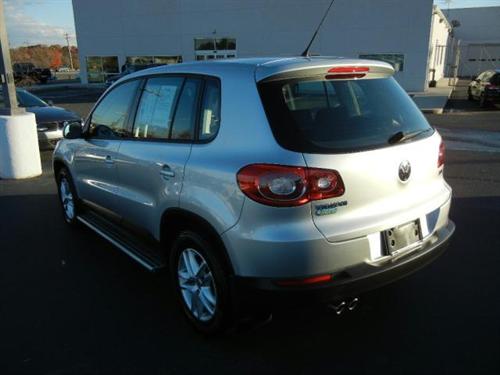 Volkswagen Tiguan 2011 photo 2
