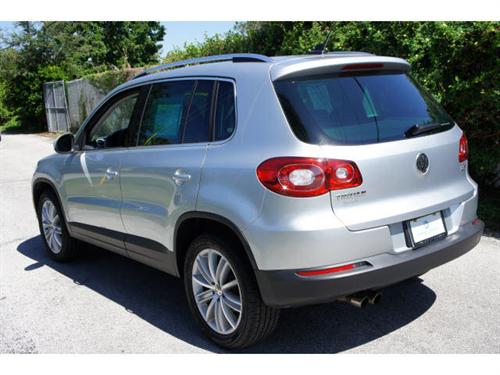 Volkswagen Tiguan 2011 photo 2