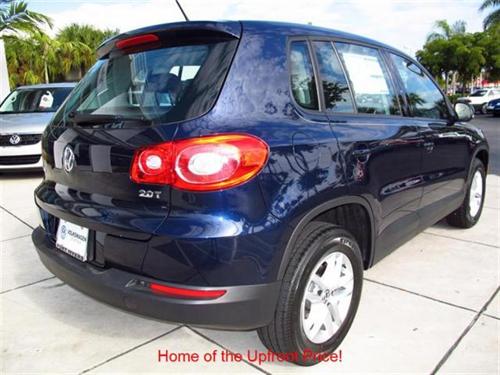 Volkswagen Tiguan 2011 photo 2