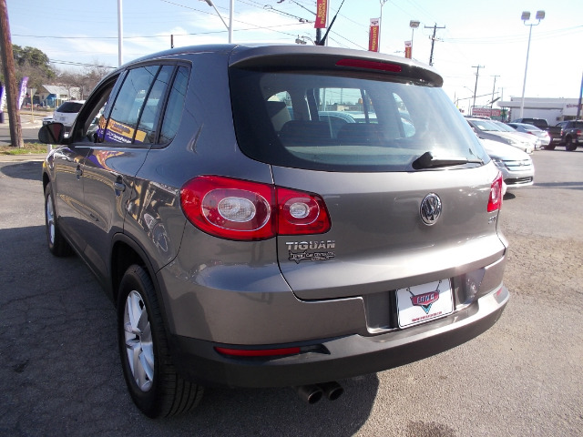 Volkswagen Tiguan 2011 photo 1