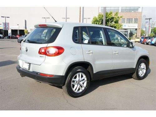 Volkswagen Tiguan 2011 photo 1