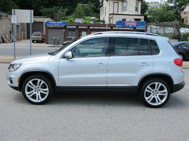 Volkswagen Tiguan 2012 photo 3