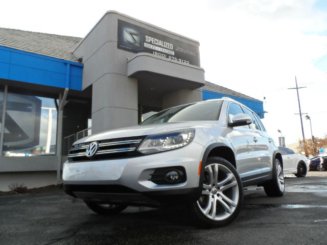 Volkswagen Tiguan XR SUV