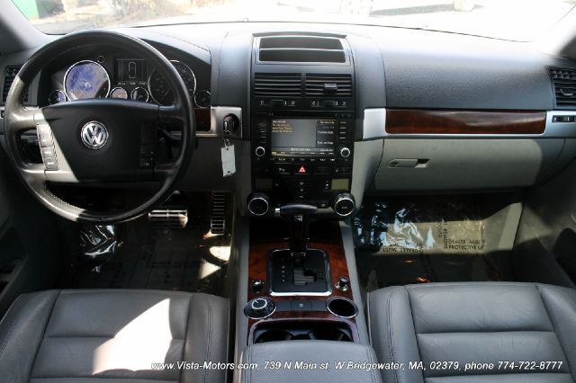 Volkswagen Touareg 2004 photo 3