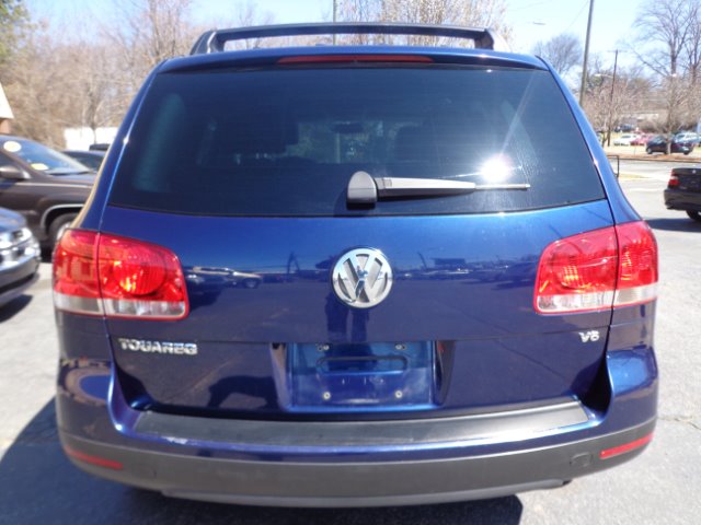 Volkswagen Touareg 2004 photo 1