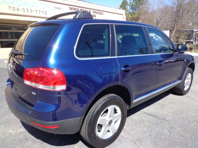 Volkswagen Touareg 2004 photo 2