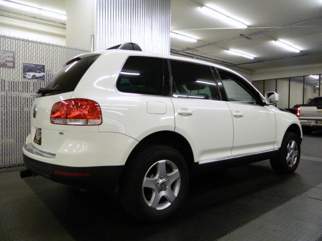 Volkswagen Touareg IS 250 Sedan 4D Sport Utility